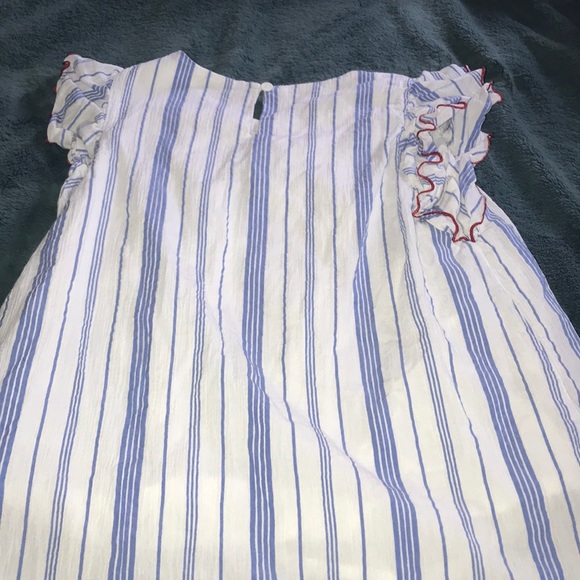 this is a girls 10-12 top - Picture 2 of 2